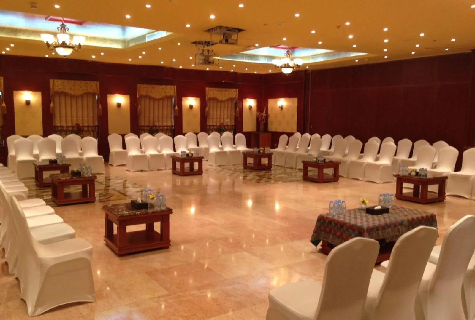 Royal Concorde Hotel & Suite دبي الإمارات العربية المتحدة