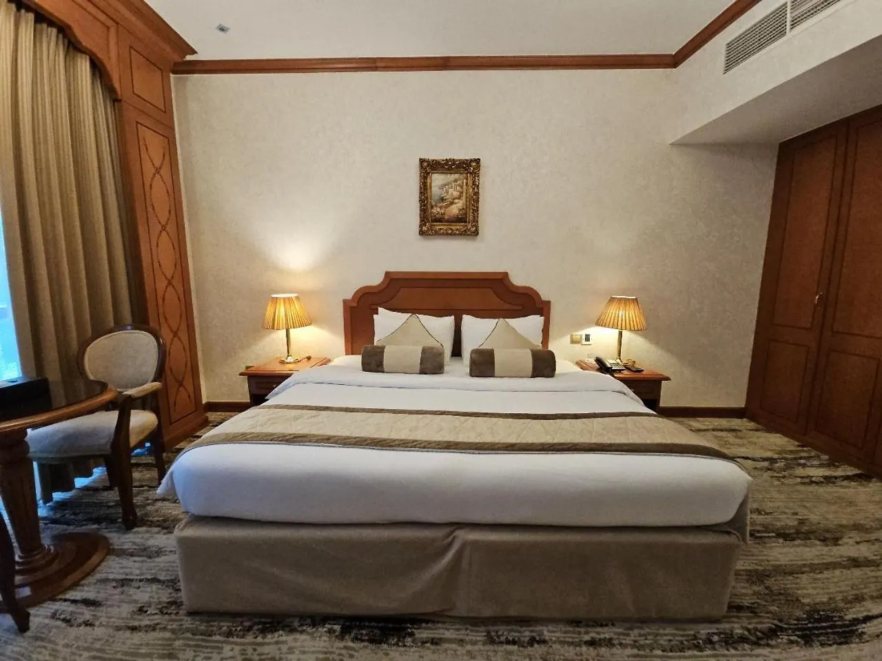 Royal Concorde Hotel & Suite دبي