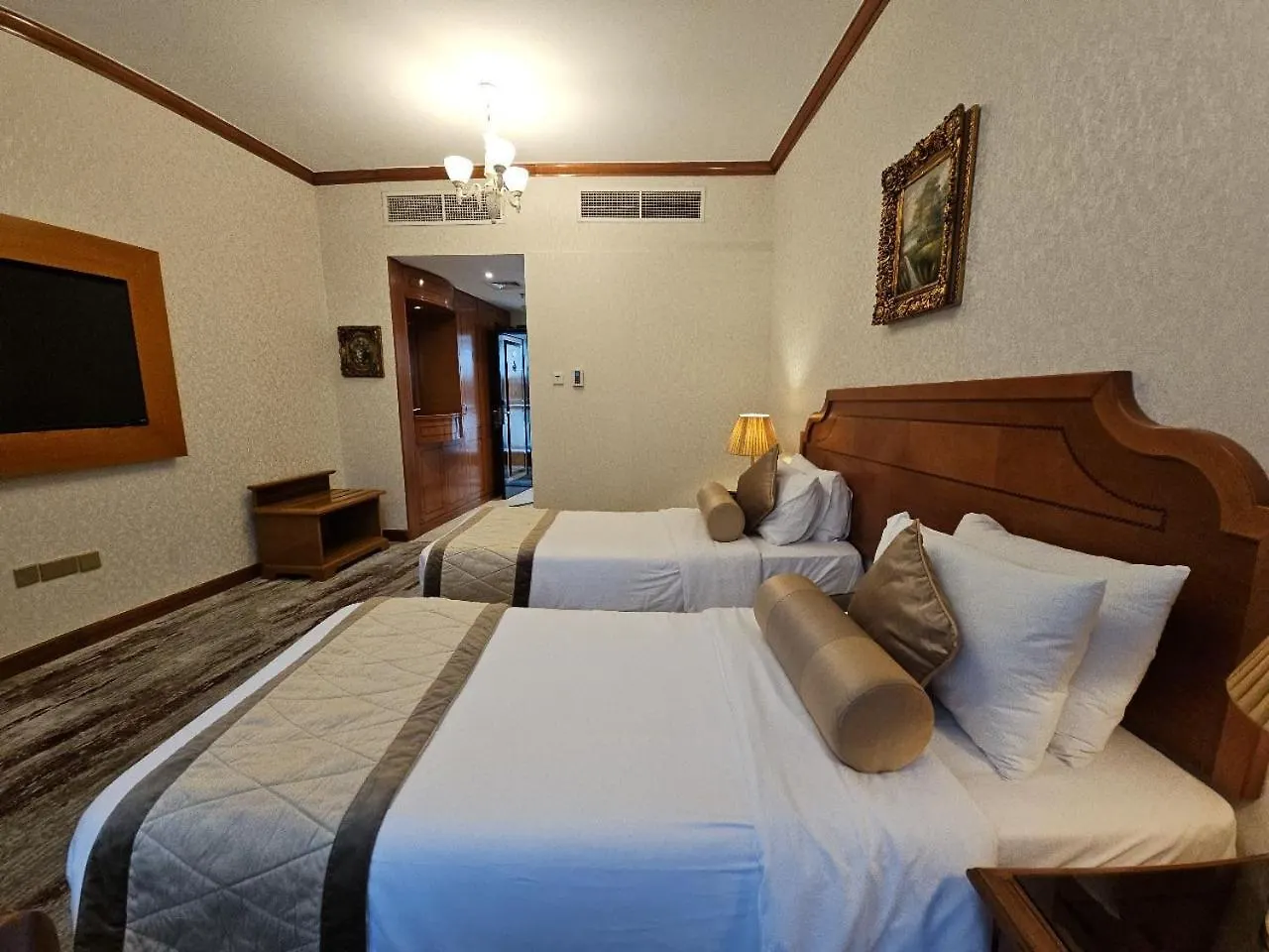 ****  Royal Concorde Hotel & Suite دبي الإمارات العربية المتحدة