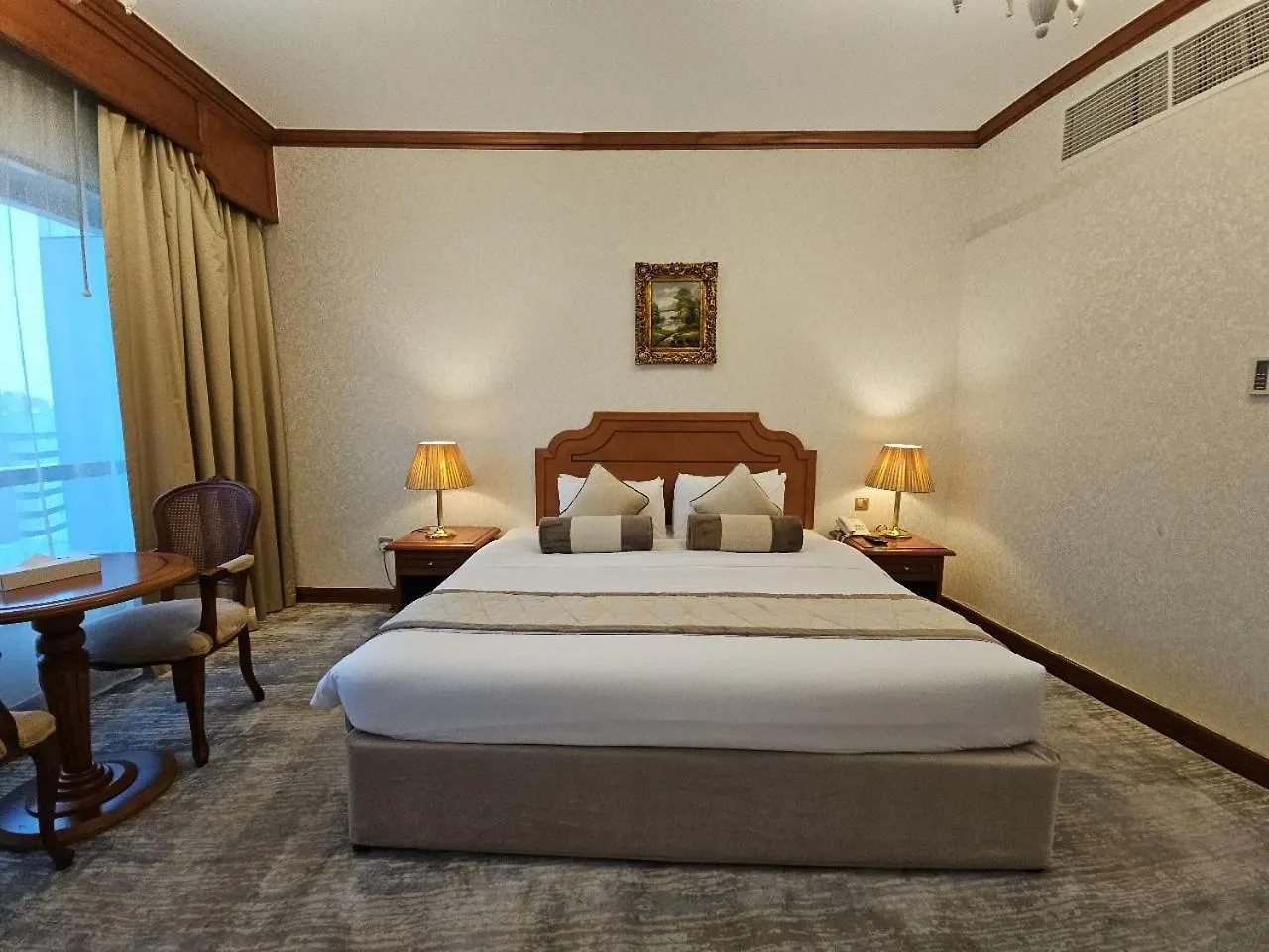 Royal Concorde Hotel & Suite دبي